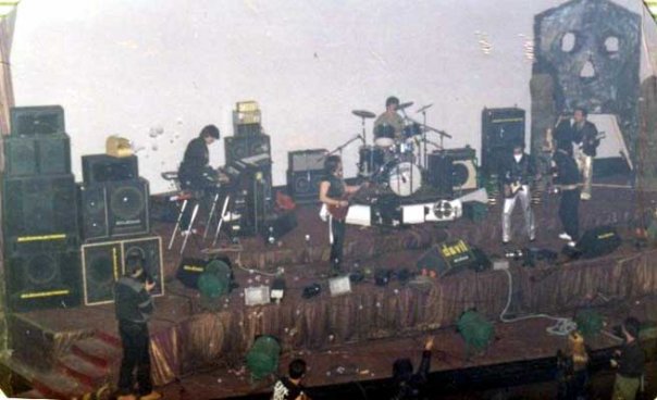 1984-04-28 Devil (4)