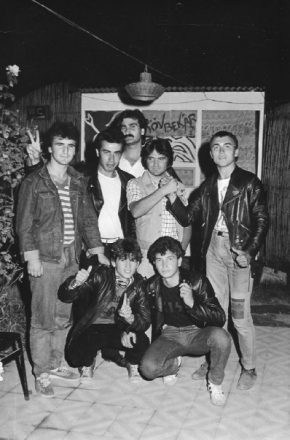 1983-09-13 Tülay Kayacık'ın yaşgünü Ambarlı Seyisoğlu Cafe en soldaki Gasko Vatansever