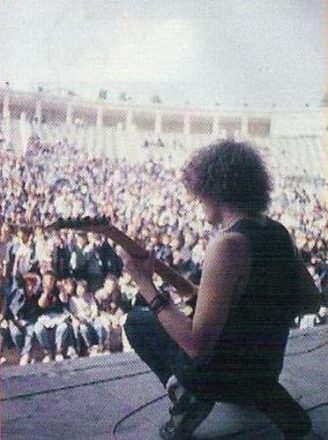 1990-05-12 Pentagram (6)