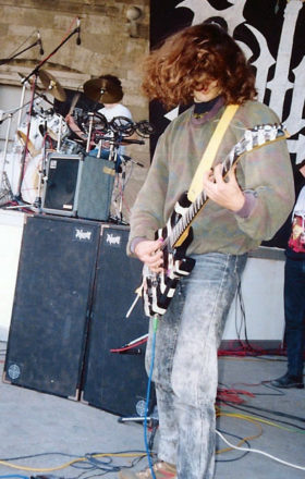 1992-05-02 Hole in the Wall (Hakan Nurcanlı gitarda)