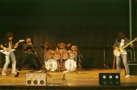1990-03-17 Wyvern Ankara Üniversitesi DTCF Farabi Salonu (1)