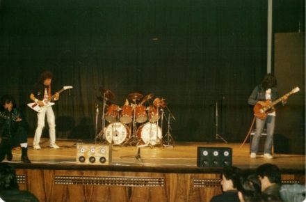 1990-03-17 Wyvern Ankara Üniversitesi DTCF Farabi Salonu (7)